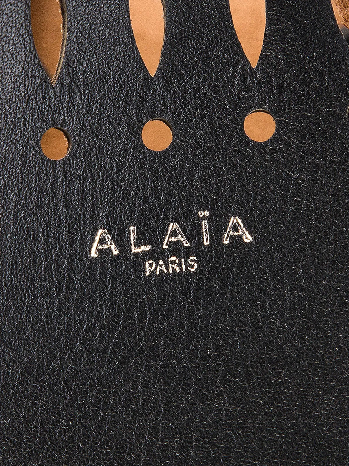 Alaïa Angèle 25 Shoulder Bag