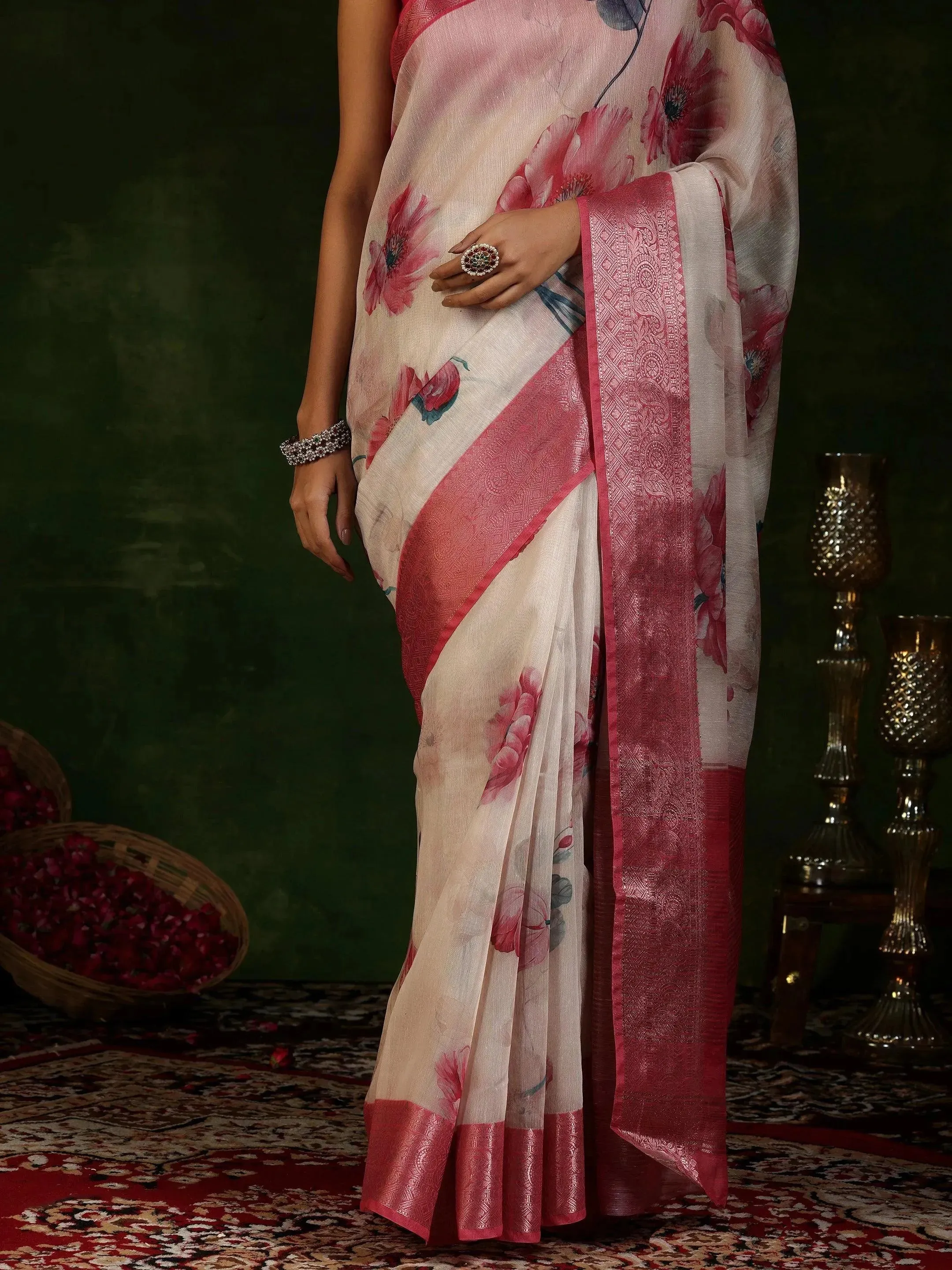 Beige Printed Silk Blend Saree With Unstitched Blouse Piece