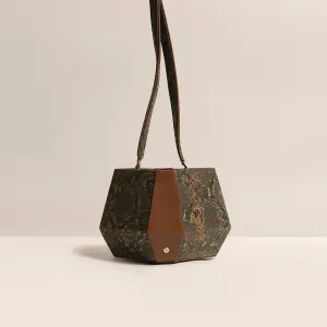 Bucket Moss Spike