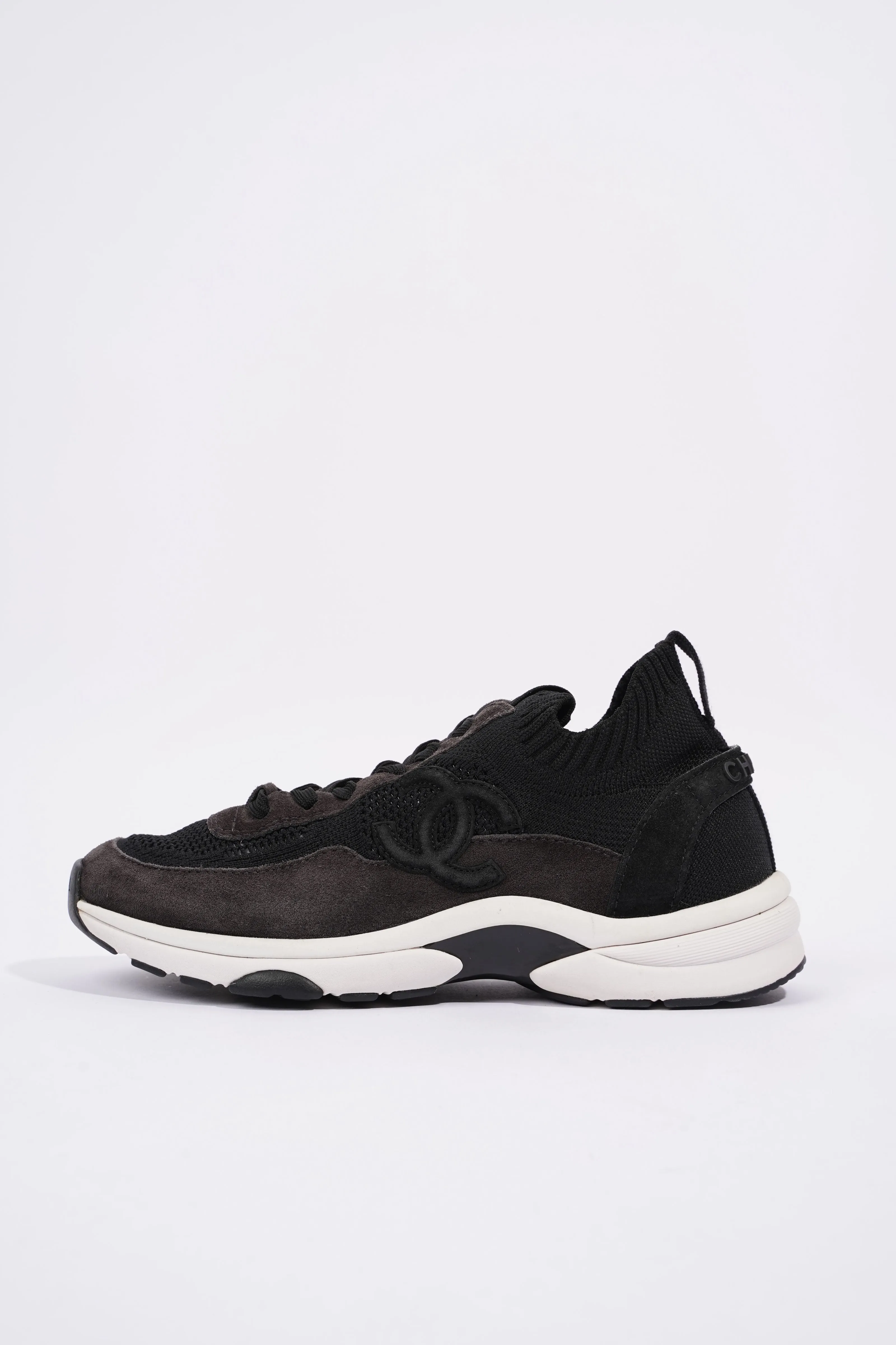 Chanel CC Logo Knit Sneaker Black   White Suede EU 37.5 UK 4.5