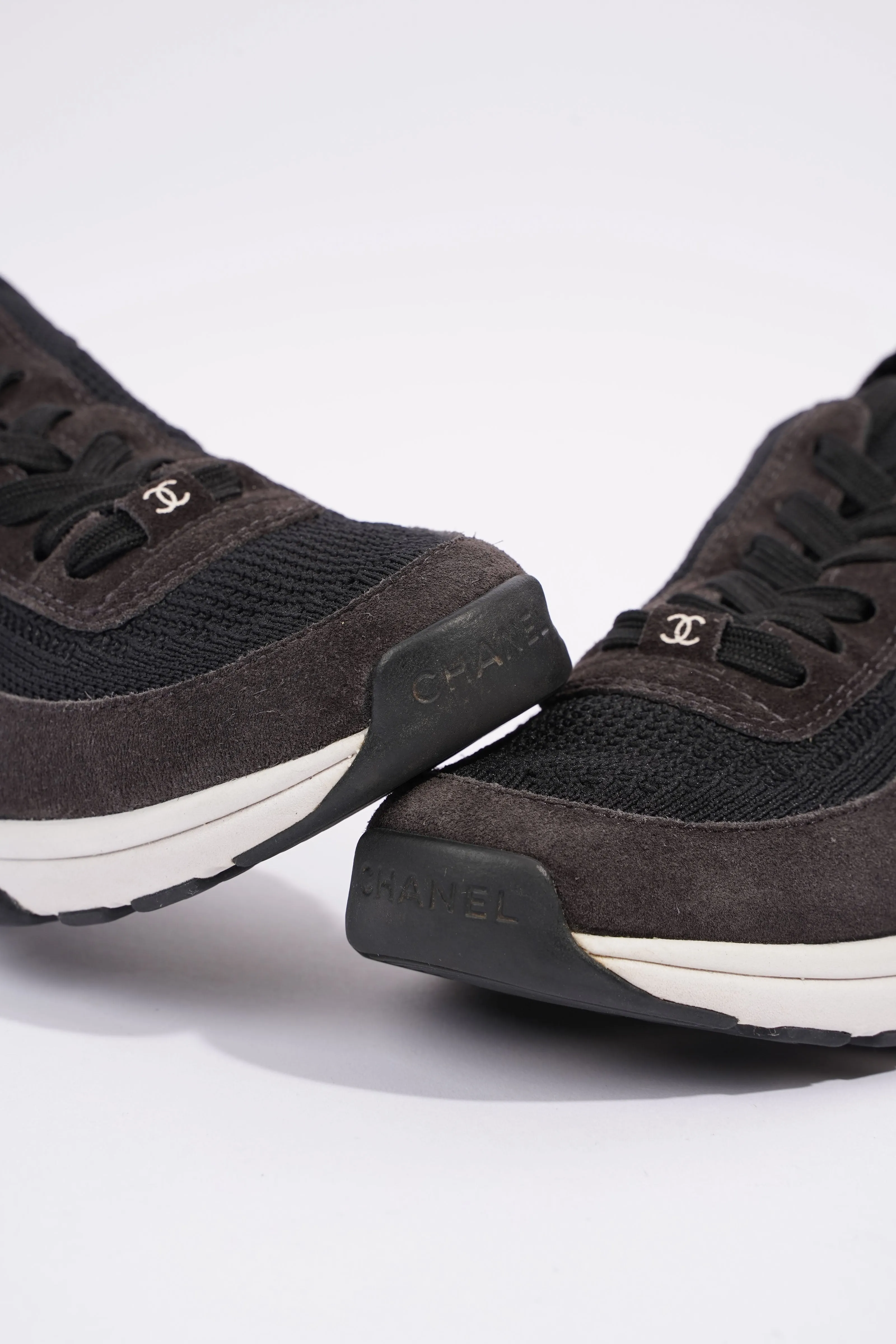 Chanel CC Logo Knit Sneaker Black   White Suede EU 37.5 UK 4.5