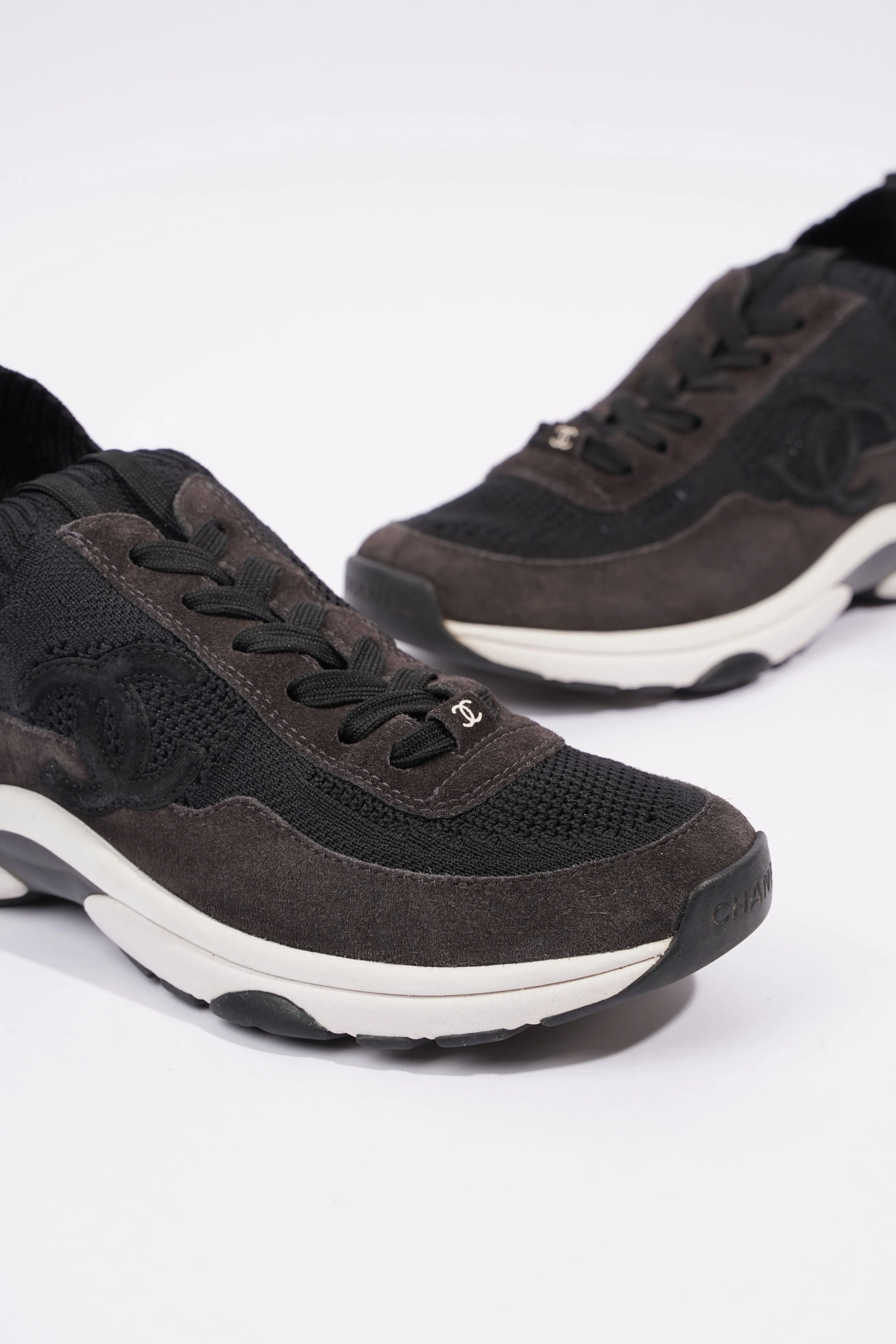 Chanel CC Logo Knit Sneaker Black   White Suede EU 37.5 UK 4.5