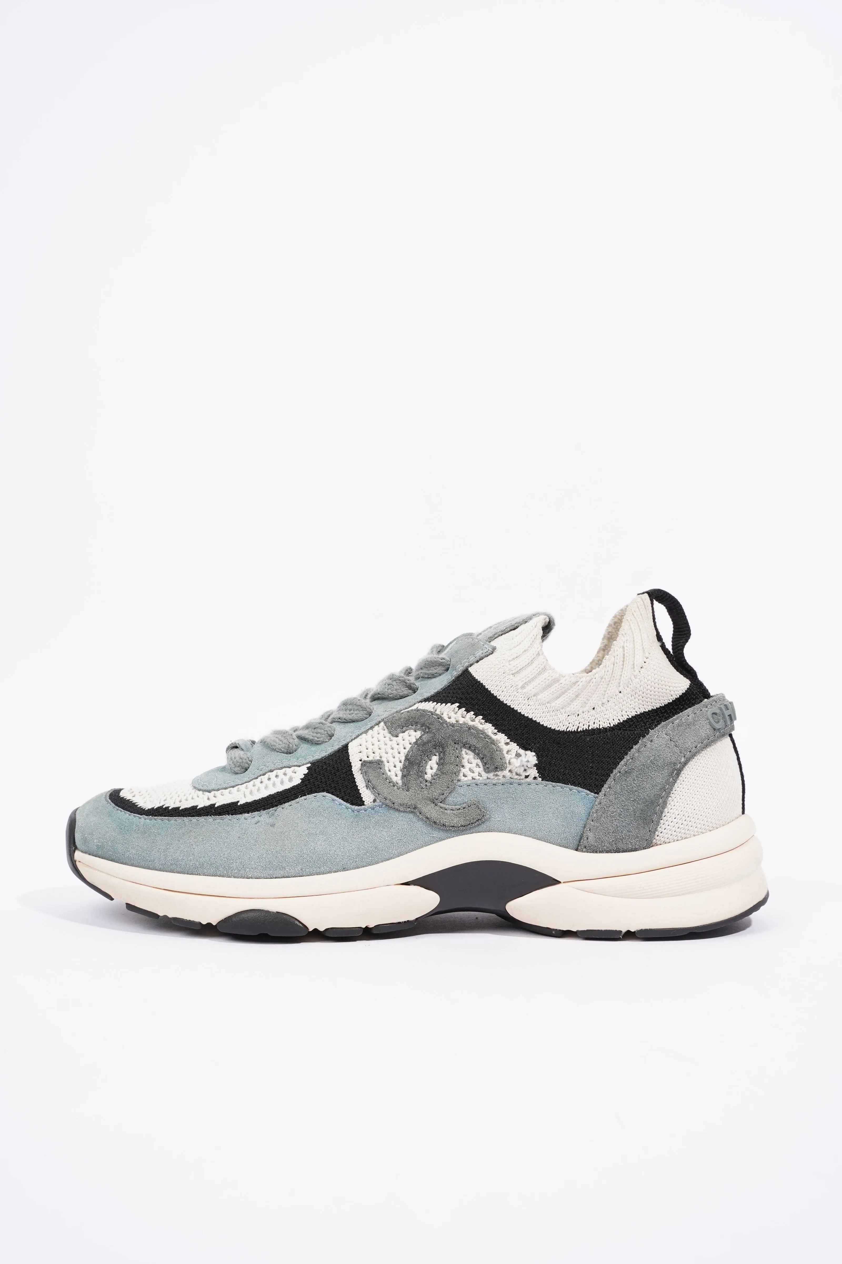 Chanel CC Logo Knit Sneaker White   Blue   Black Suede EU 38.5 UK 5.5