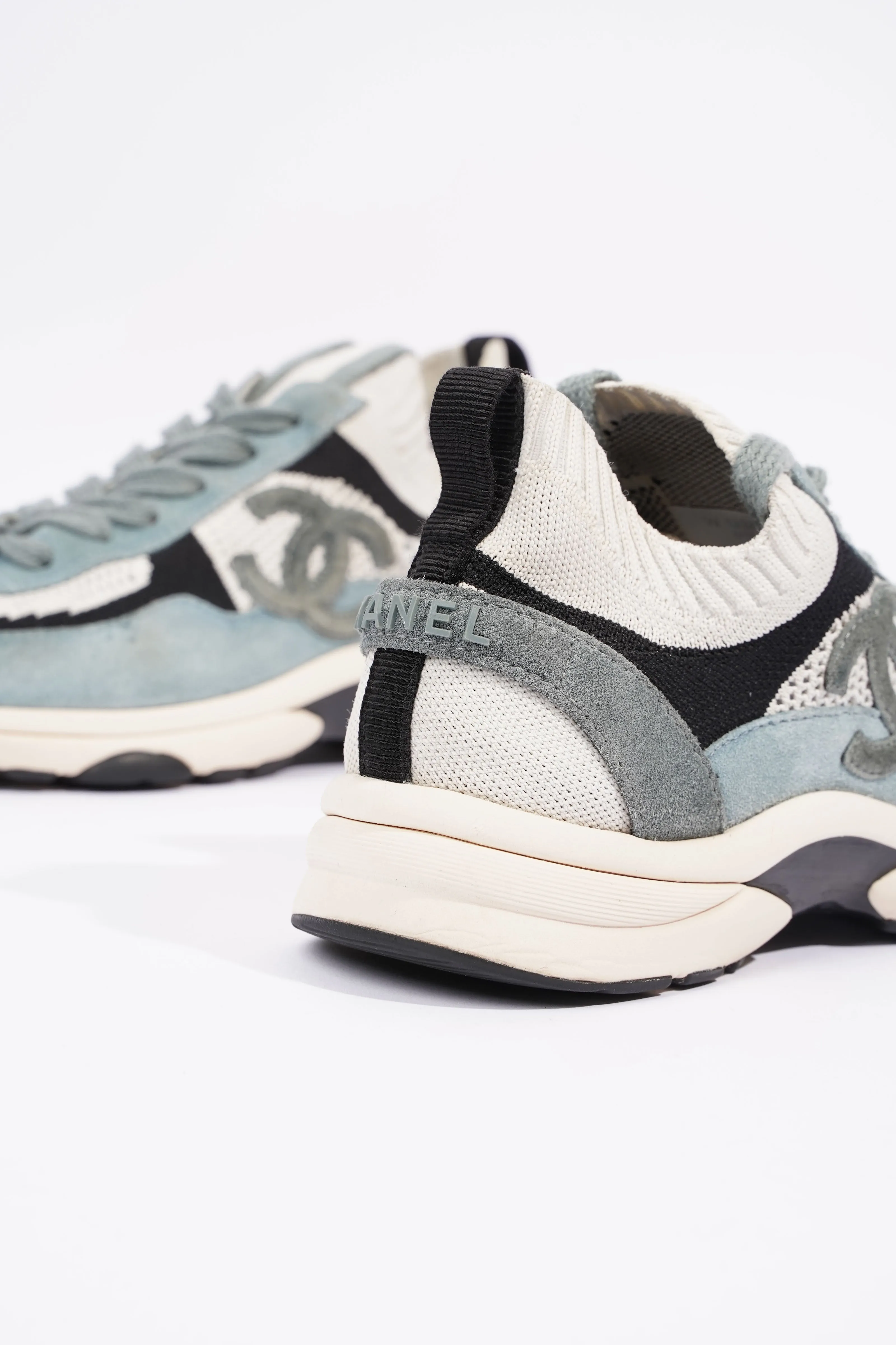 Chanel CC Logo Knit Sneaker White   Blue   Black Suede EU 38.5 UK 5.5