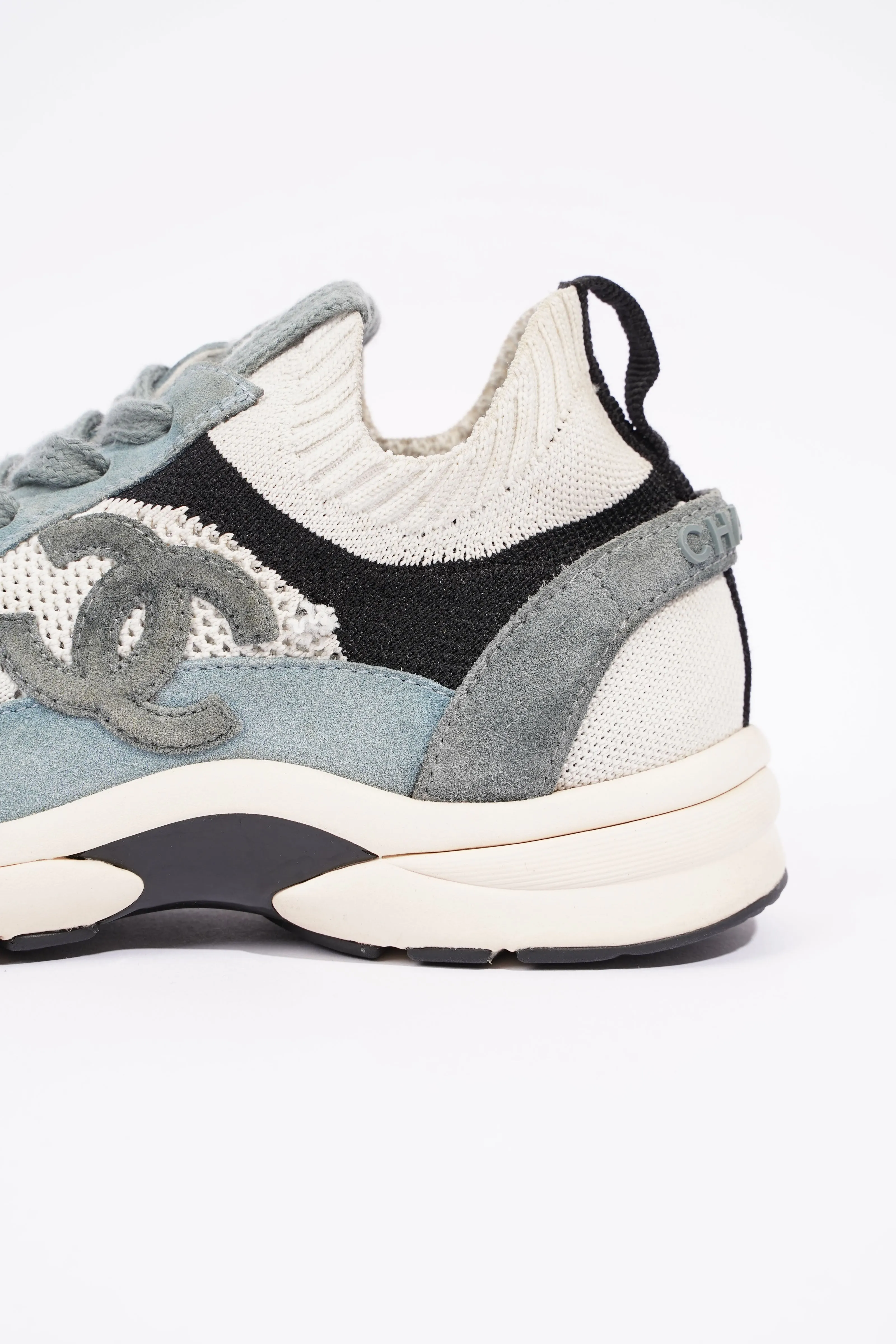 Chanel CC Logo Knit Sneaker White   Blue   Black Suede EU 38.5 UK 5.5