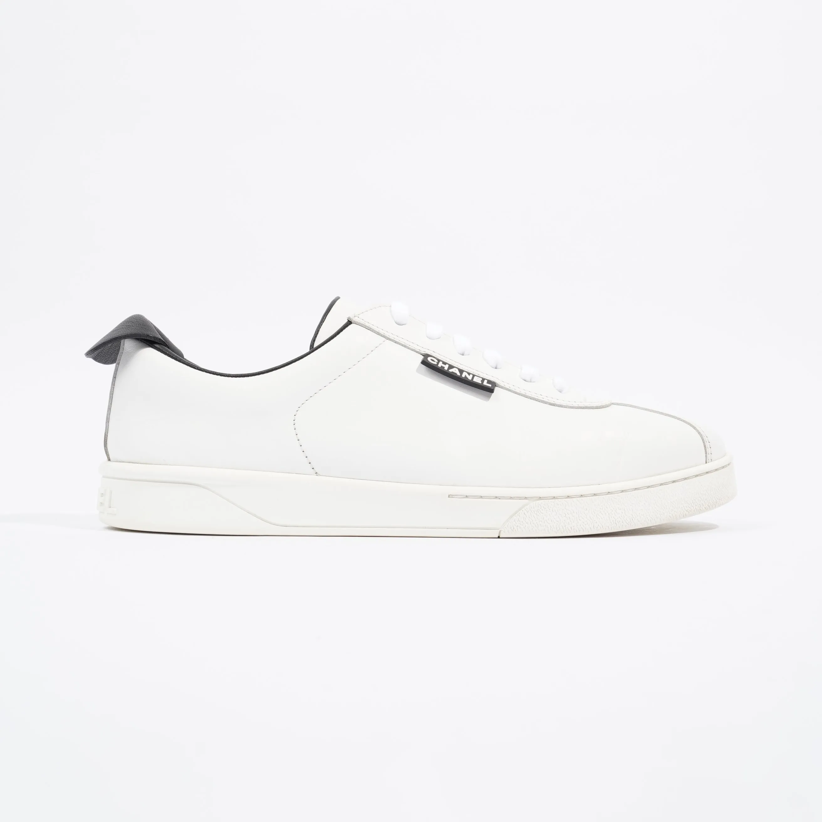 Chanel CC Logo Lace Up White   Black Leather EU 41.5 UK 8.5