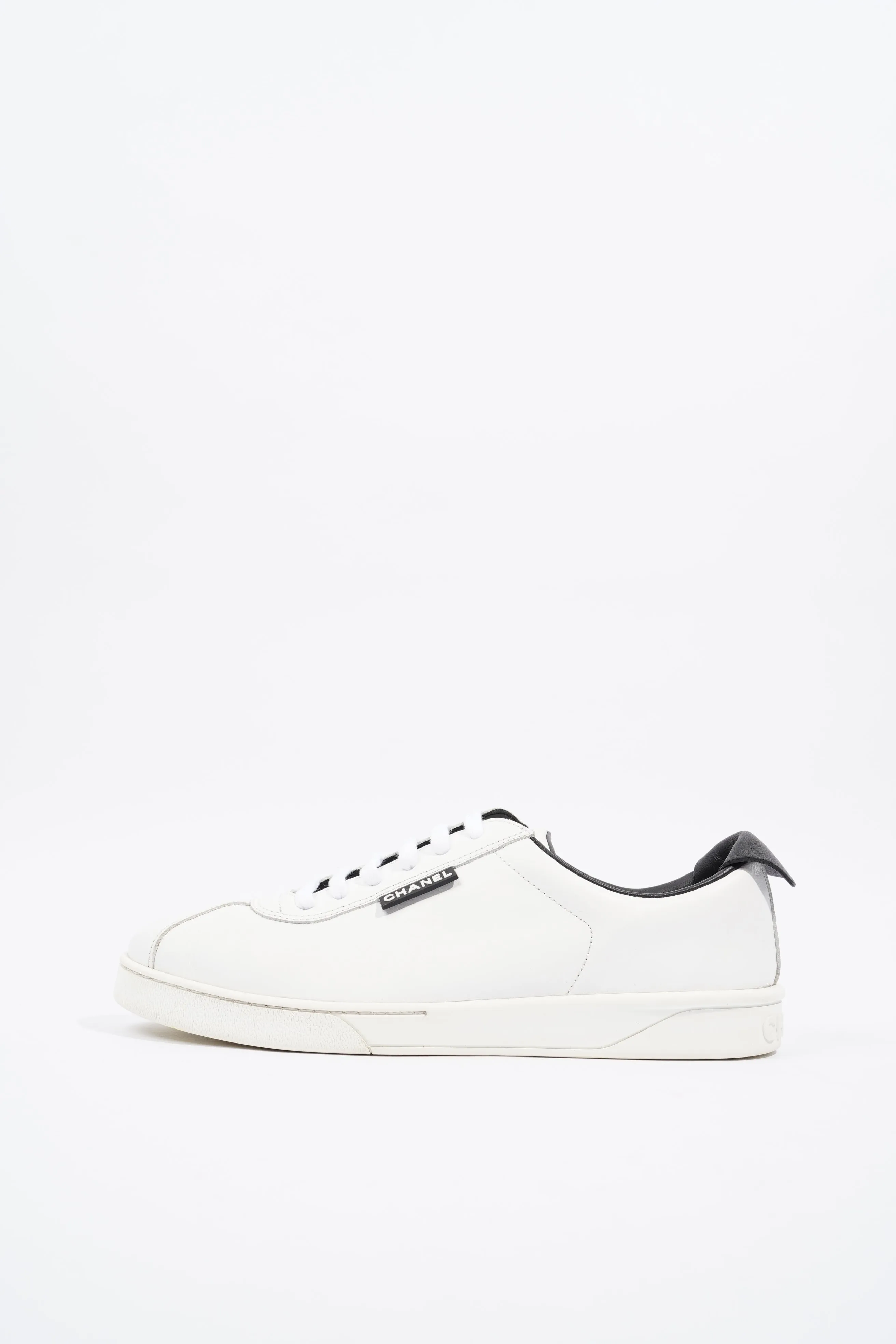 Chanel CC Logo Lace Up White   Black Leather EU 41.5 UK 8.5