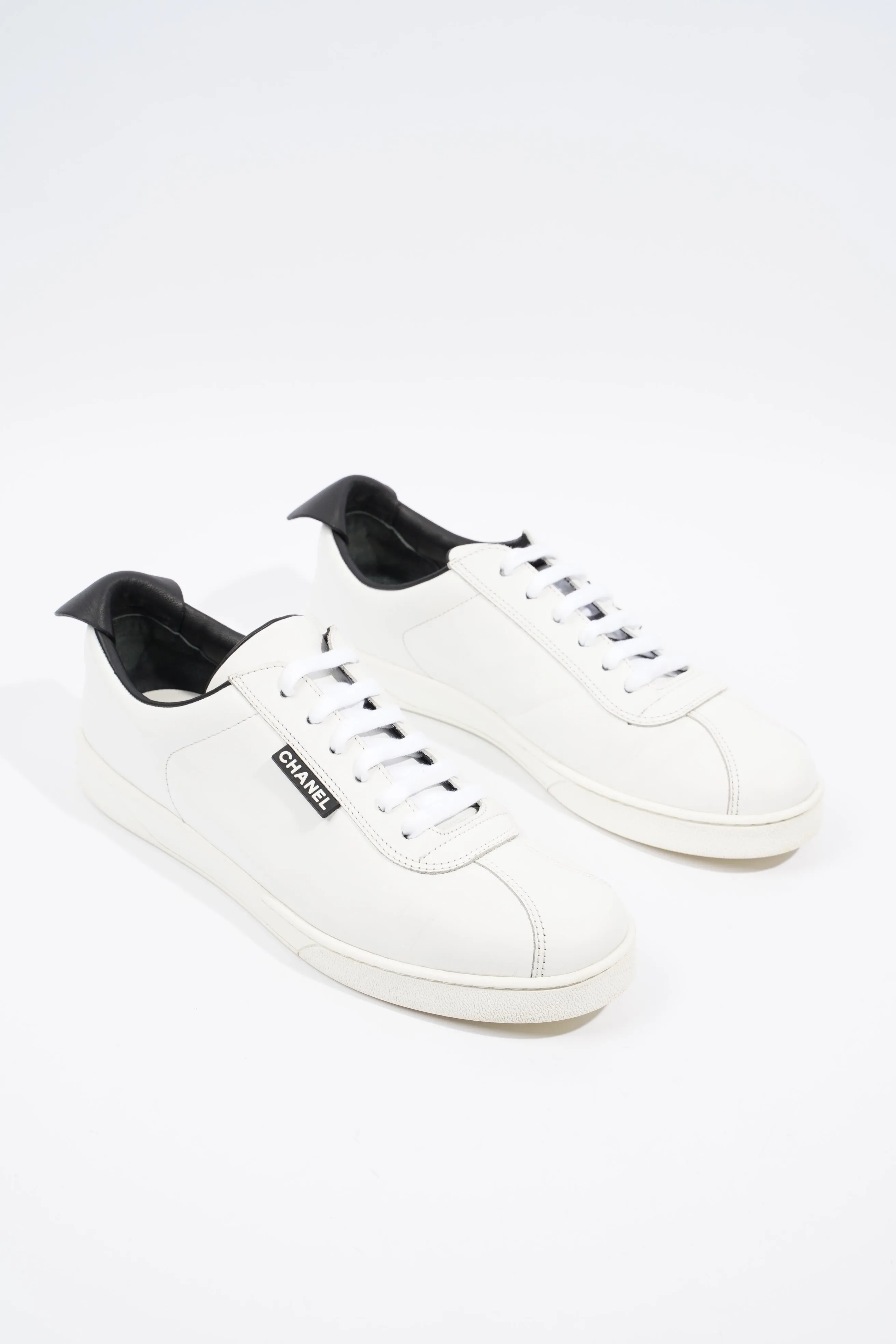 Chanel CC Logo Lace Up White   Black Leather EU 41.5 UK 8.5