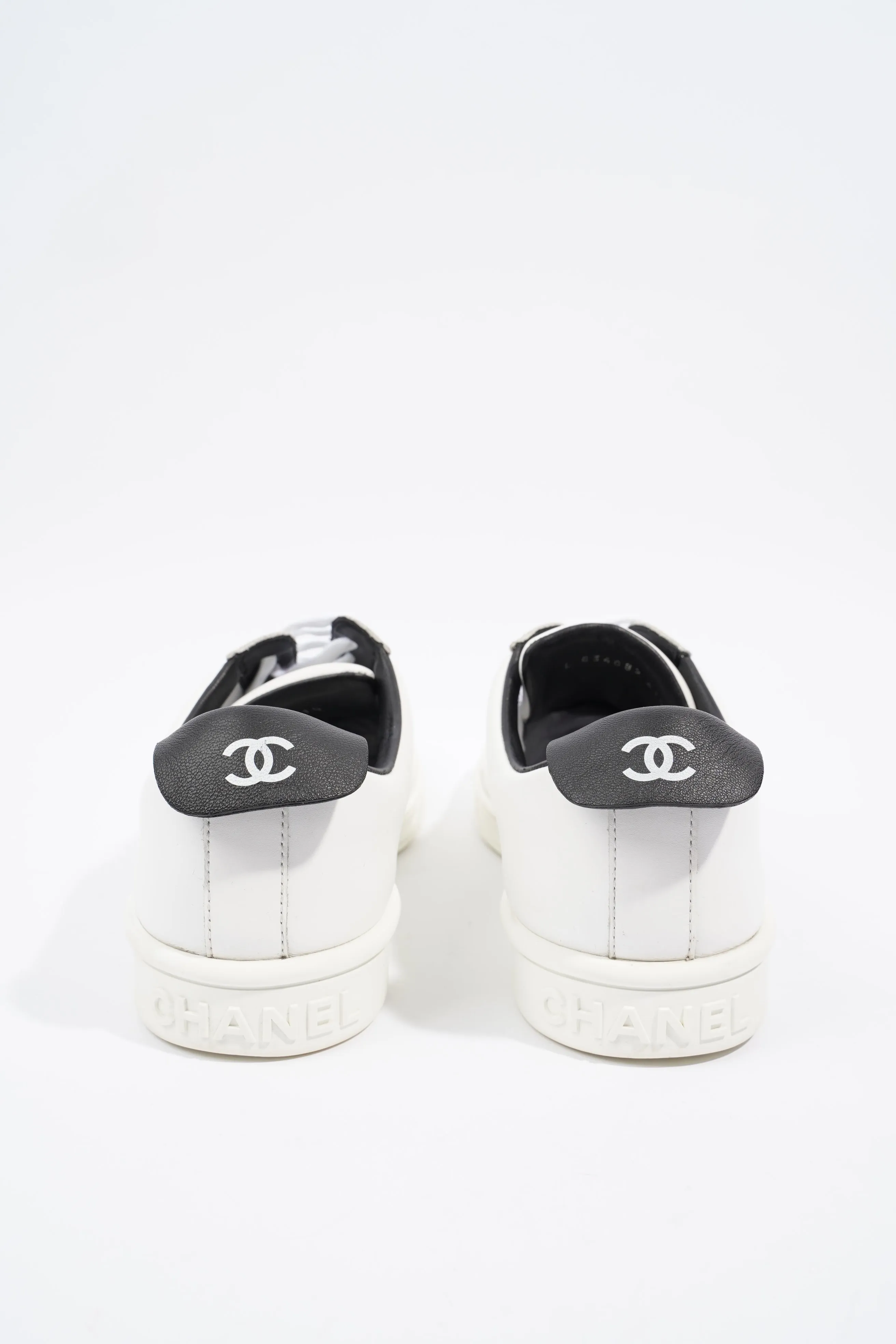 Chanel CC Logo Lace Up White   Black Leather EU 41.5 UK 8.5