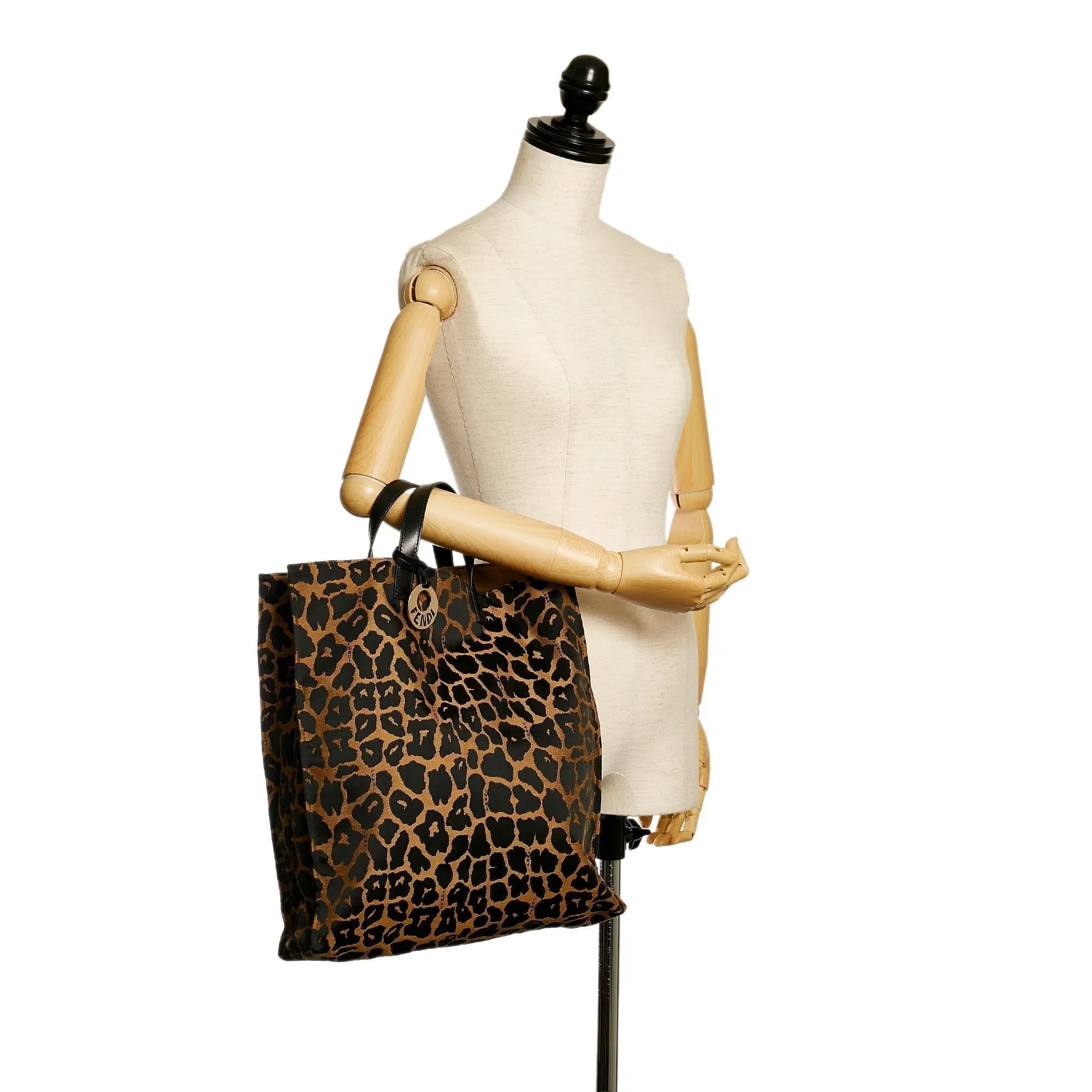 Fendi Leopard Print Nylon Tote Bag (SHG-33837)