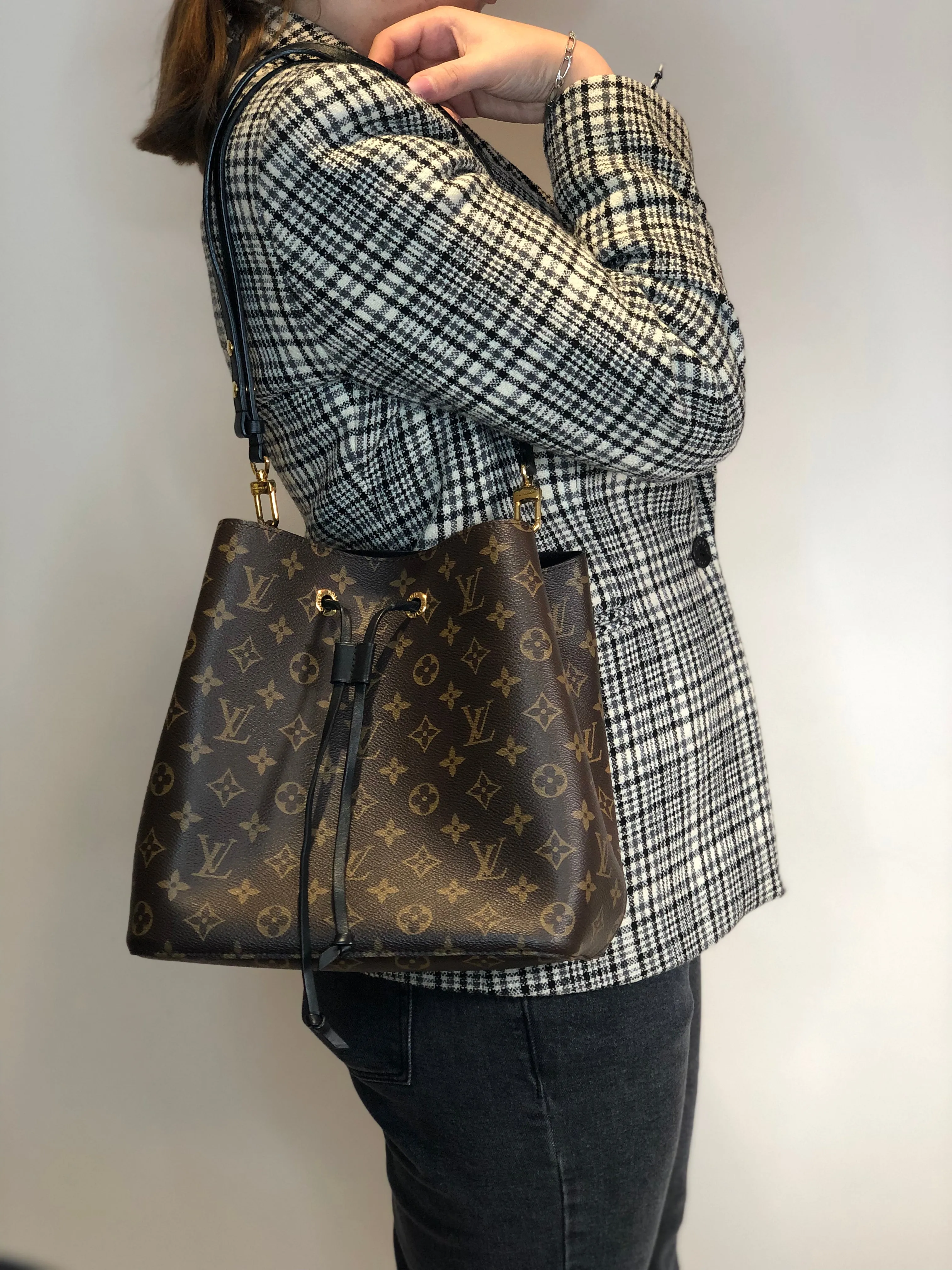 Louis Vuitton Monogram Canvas "NÉONOÉ" Bucket Bag w/ Crossbody Strap