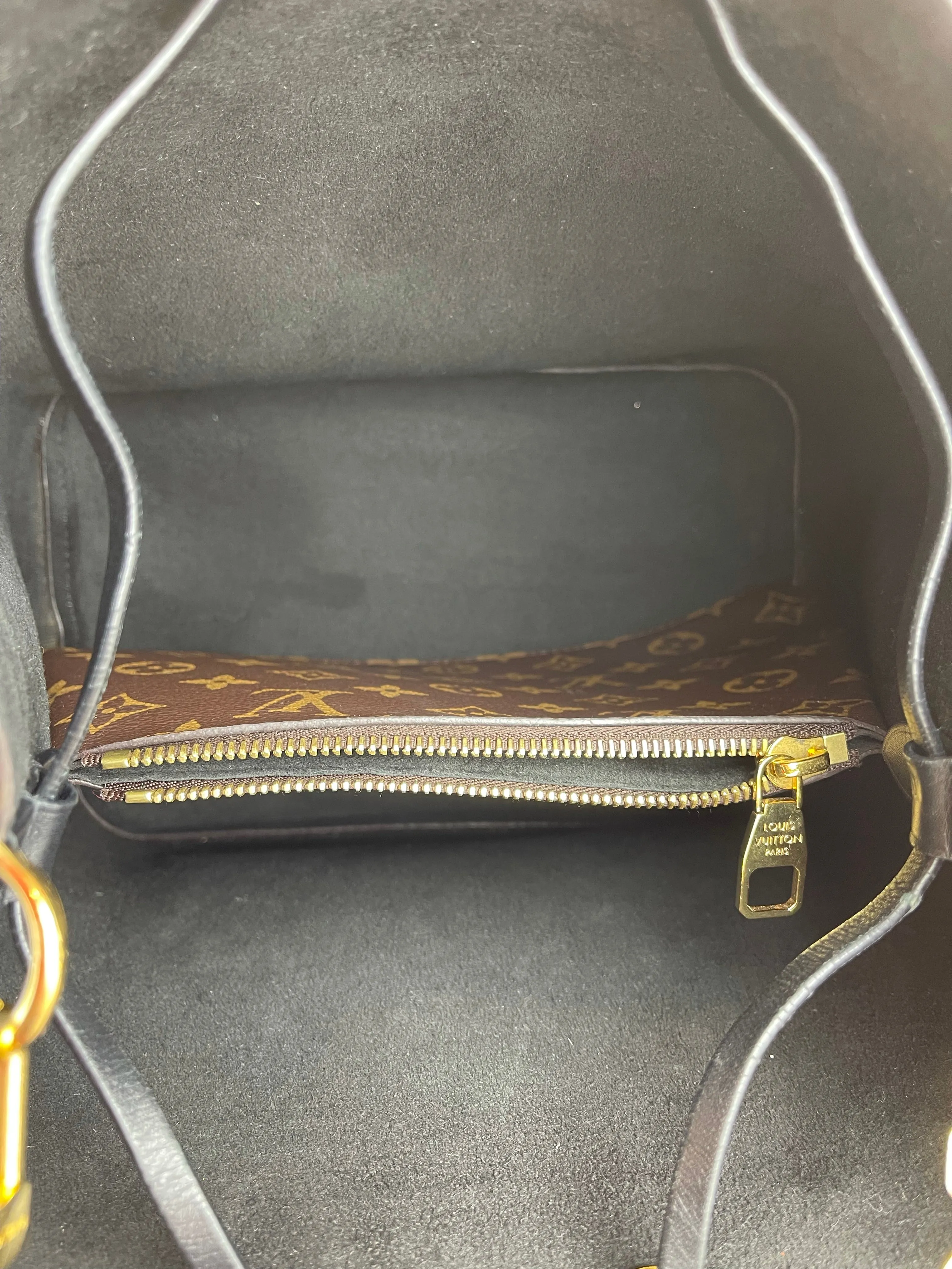 Louis Vuitton Monogram Canvas "NÉONOÉ" Bucket Bag w/ Crossbody Strap
