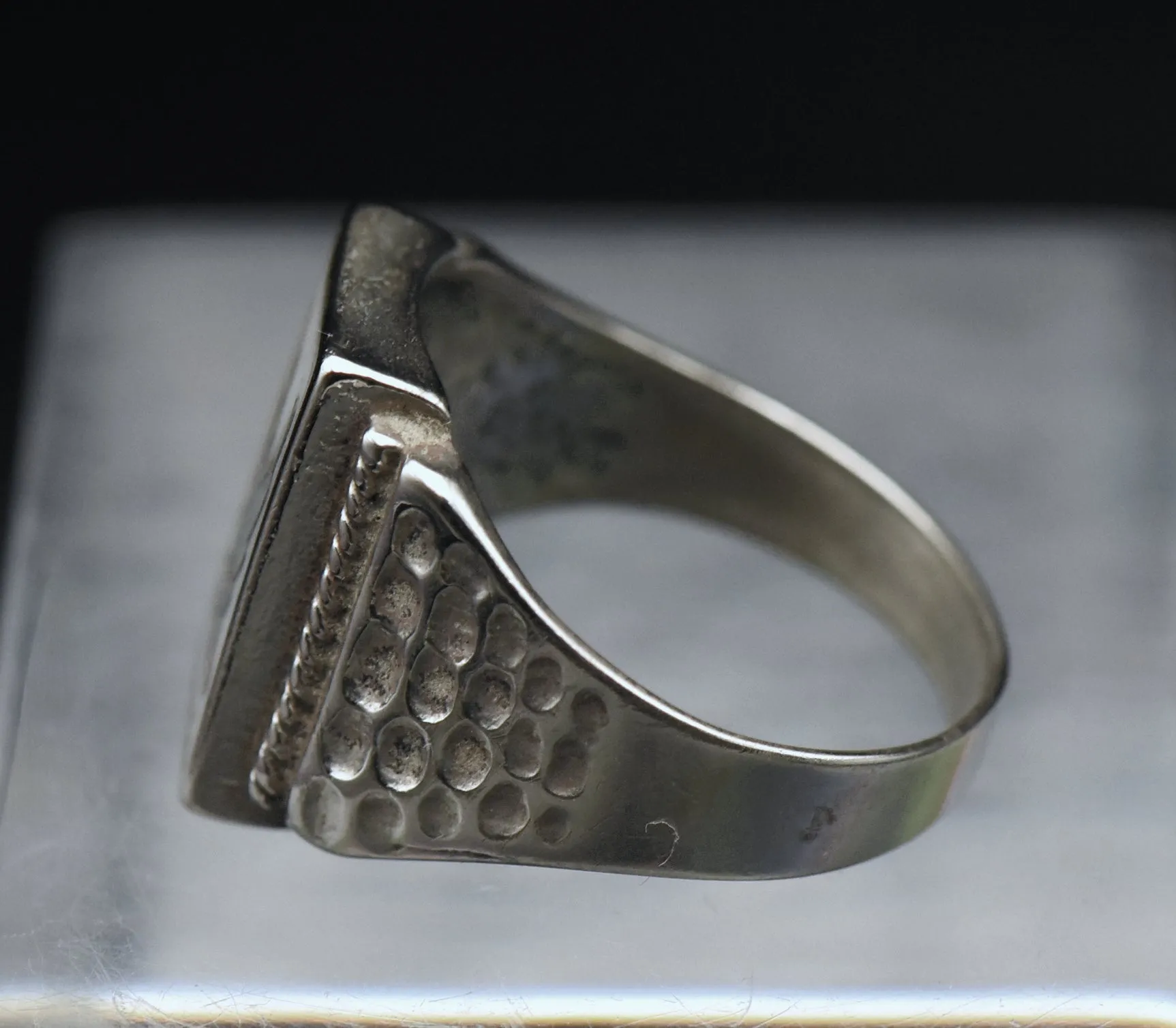Vintage Eagle Stone and Enamel Silver Plated Ring - Size 11.25